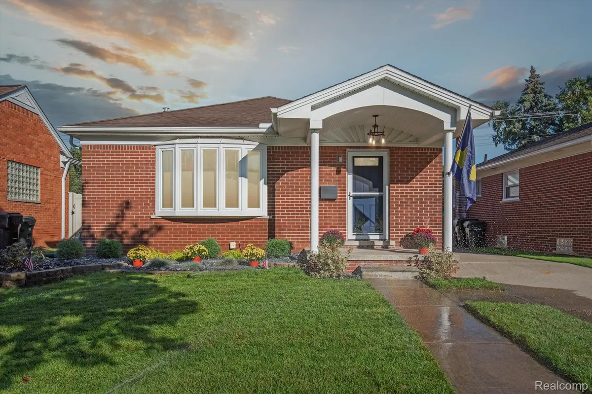 10019 REECK RD, Allen Park, MI 48101
