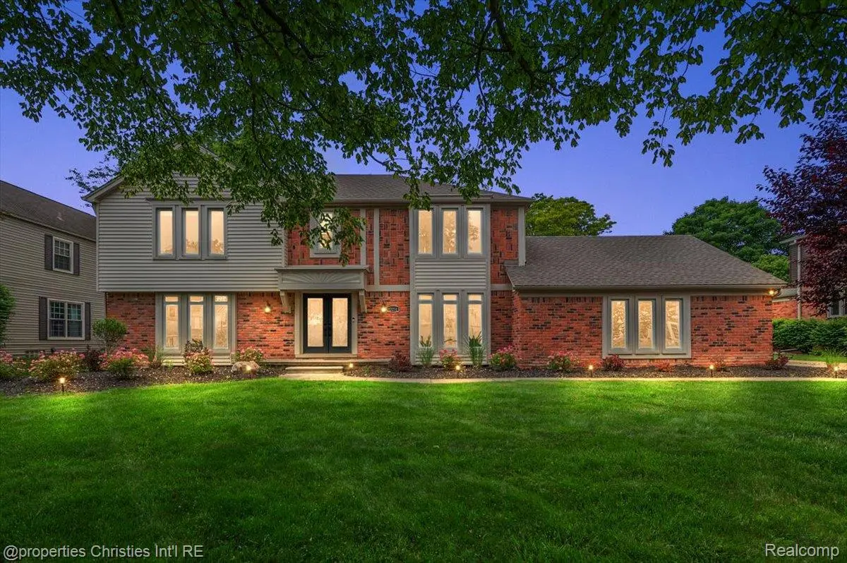 12231 Hillside DR, Plymouth, MI 48170