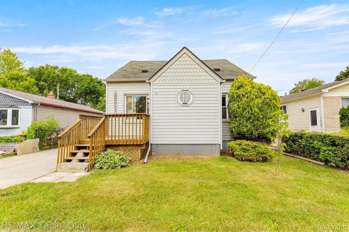 28041 Essex ST, Roseville, MI 48066