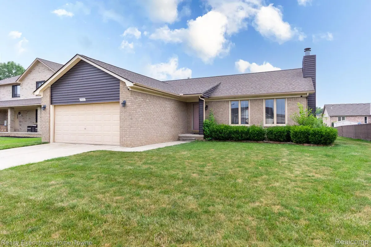 21637 Clifford DR, Macomb Township, MI 48044