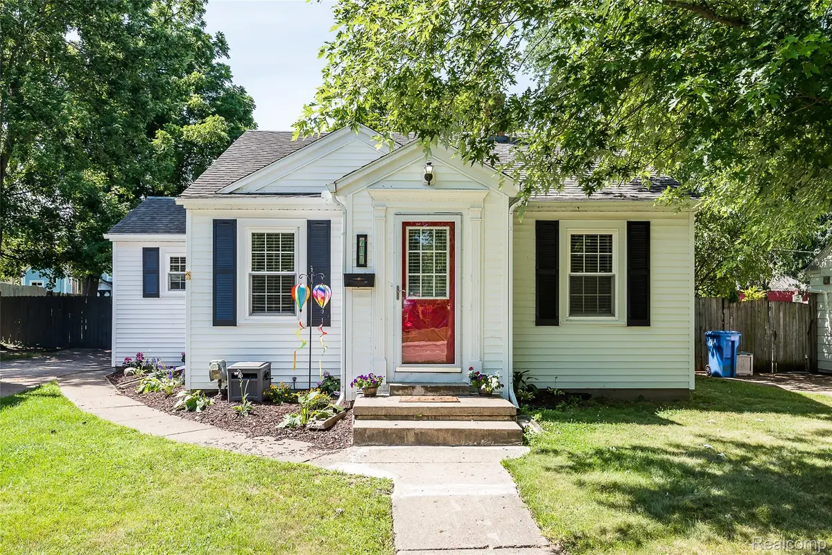 719 Spring ST, Howell, MI 48843