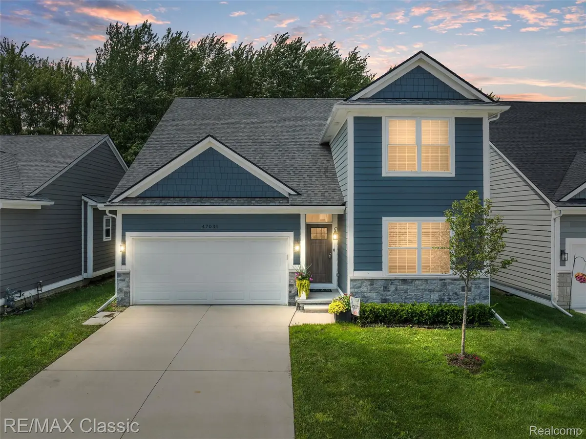 47031 Brookview DR, Chesterfield Township, MI 48047