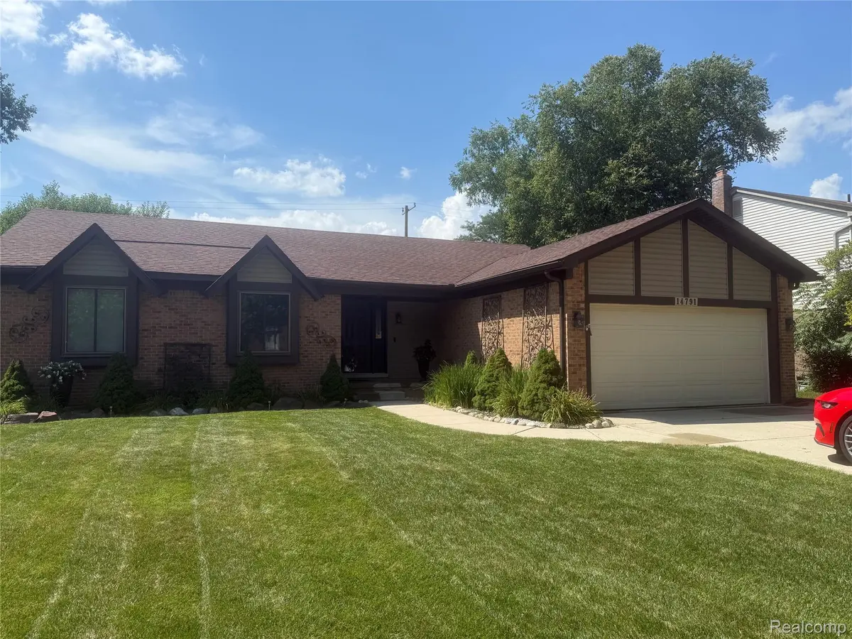 14791 Riverside ST, Livonia, MI 48154