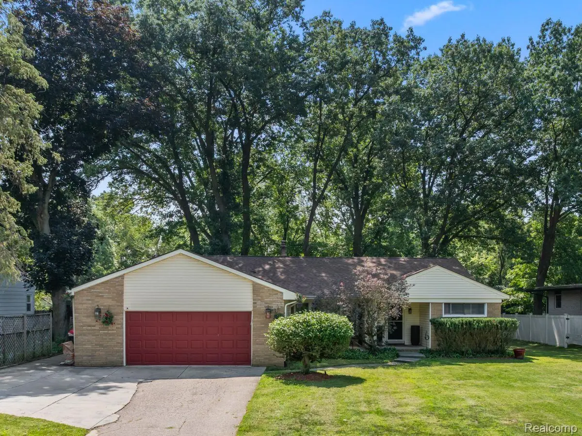 23565 Oliver CT, Southfield, MI 48033