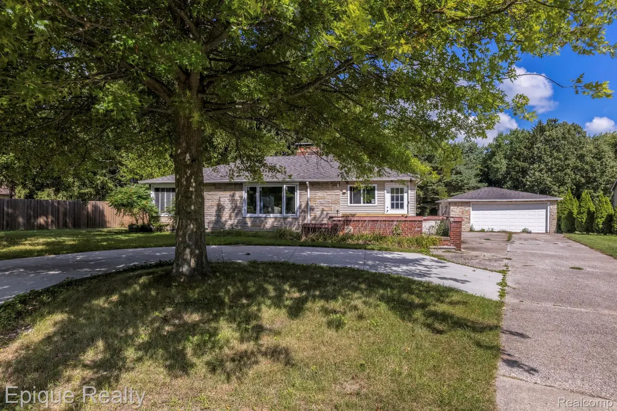 3174 N River RD, Fort Gratiot Charter Township, MI 48059