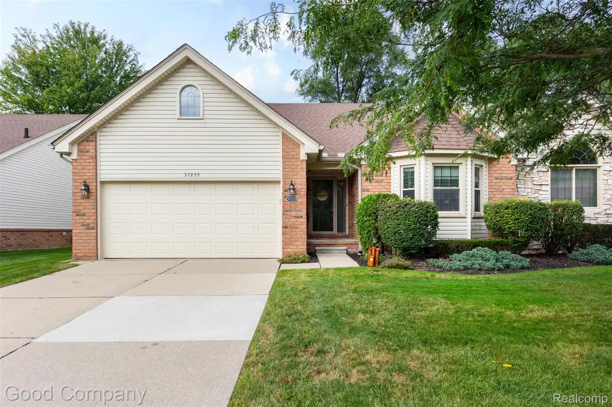 57253 Megan DR #21, Washington Township, MI 48094