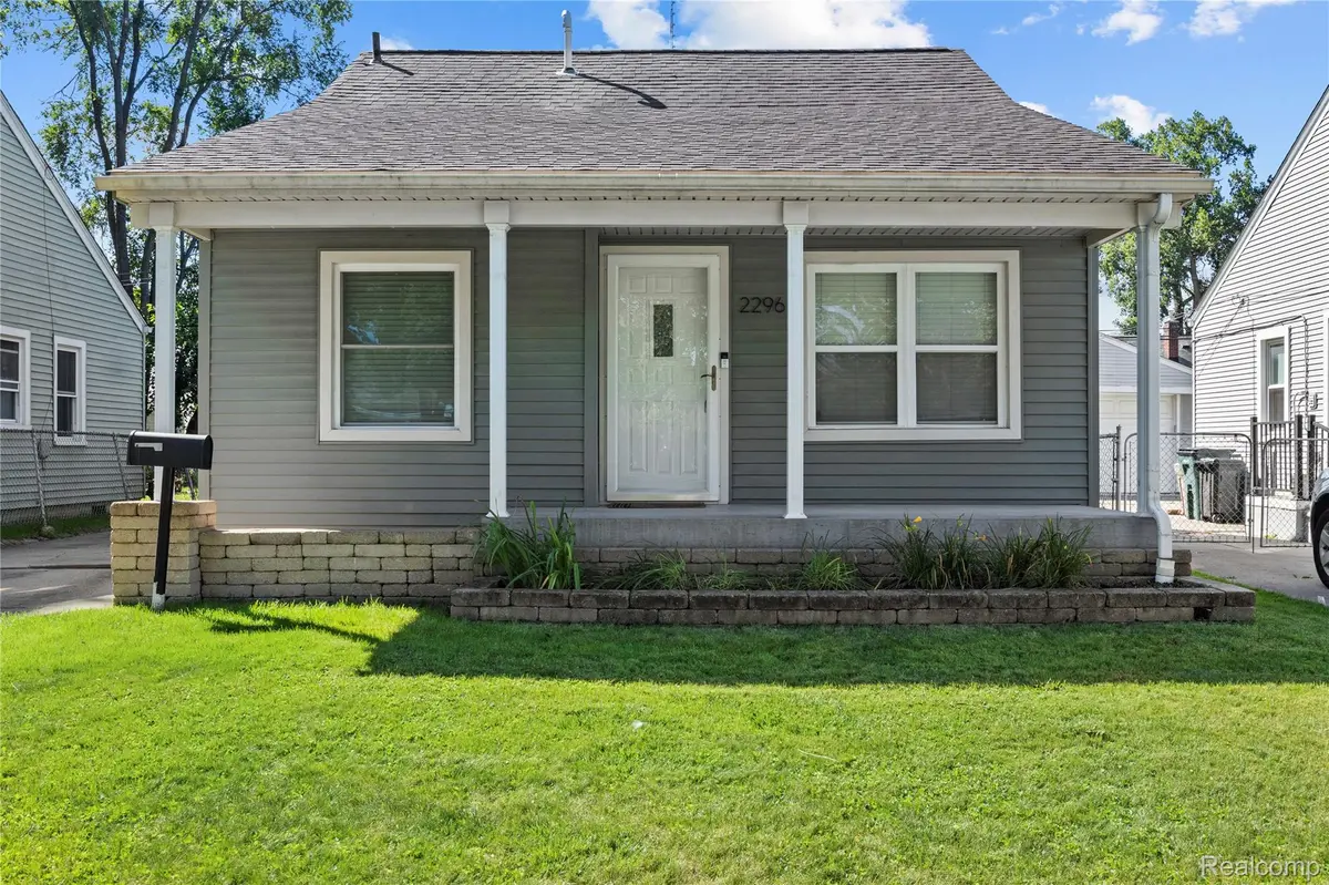 2296 Mapledale ST, Ferndale, MI 48220