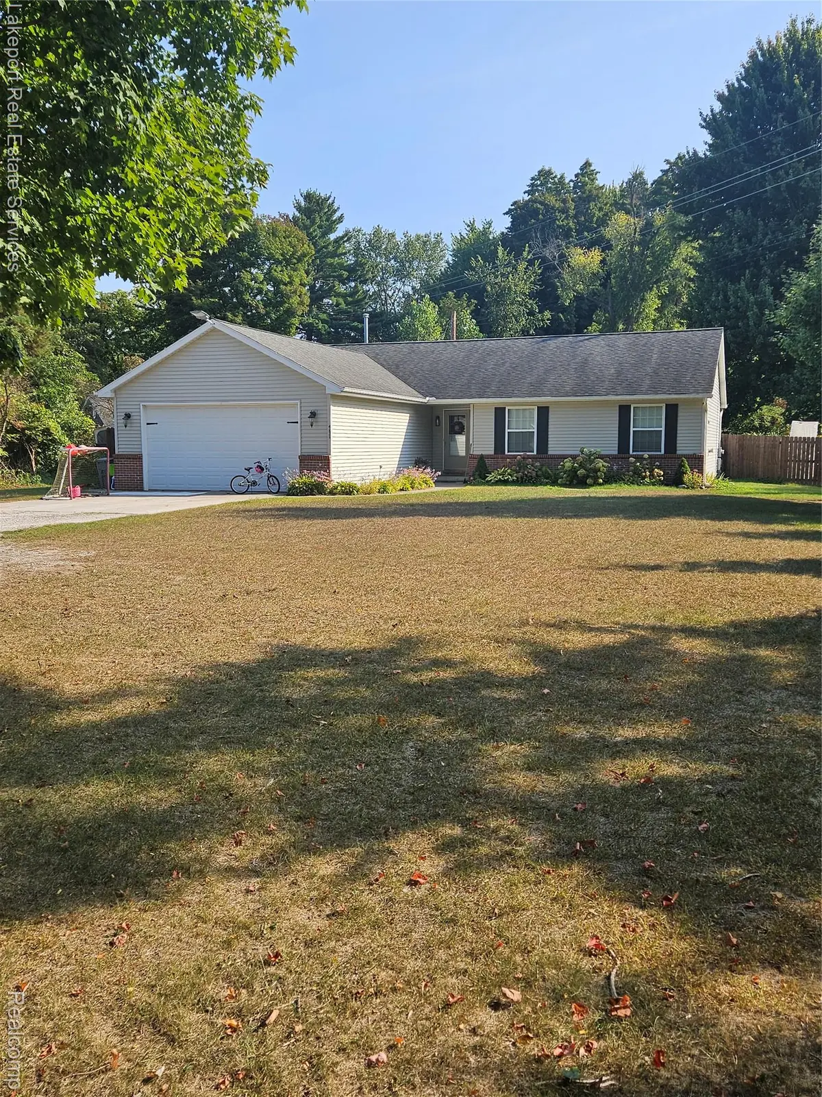 4231 Pine Grove AVE, Fort Gratiot Charter Township, MI 48059