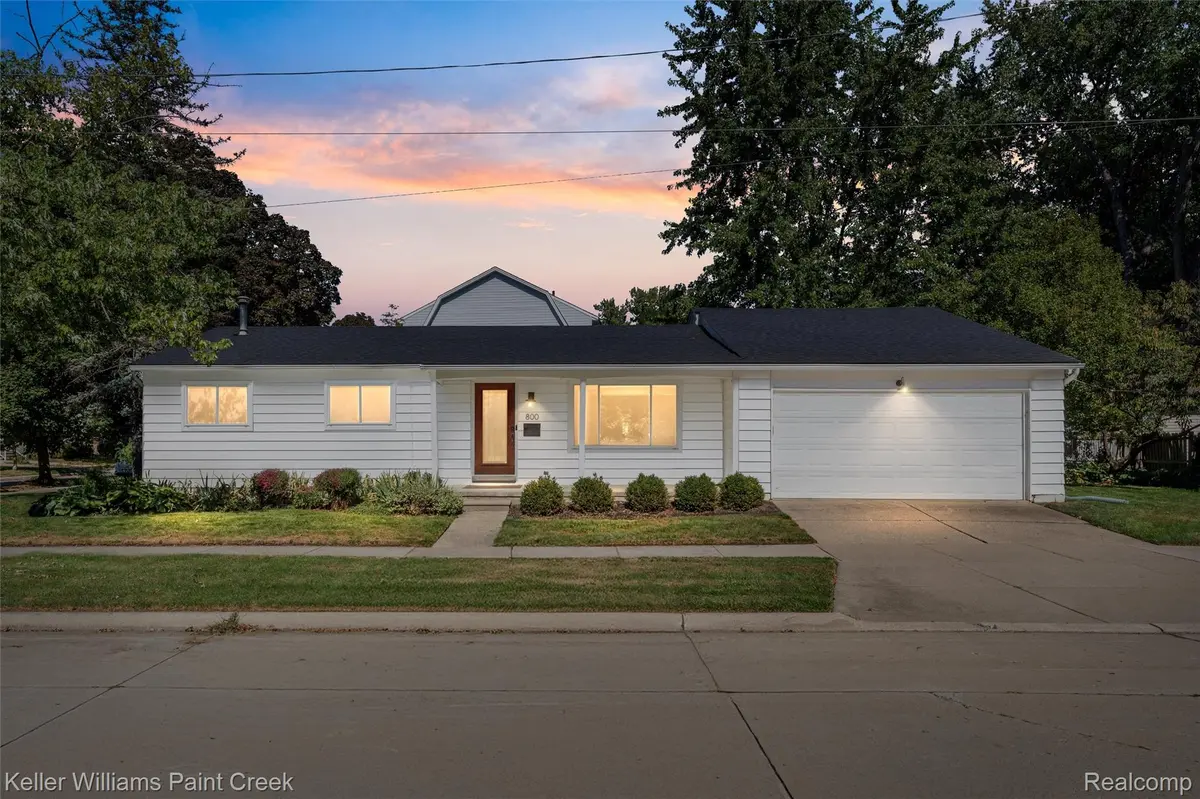 800 Lockwood RD, Royal Oak, MI 48067