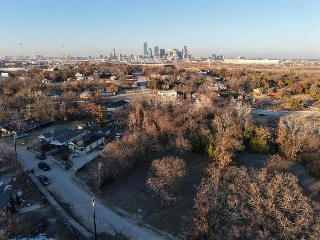 1145 Betterton Circle, Dallas, TX 75203
