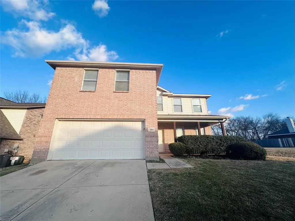 2304 Collington Drive, Roanoke, TX 76262
