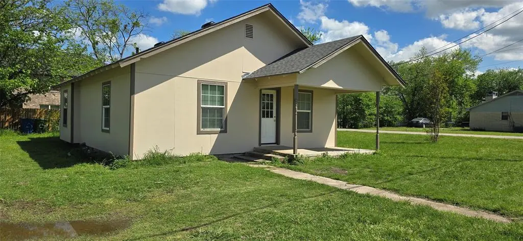 800 N 4th Street, Sanger, TX 76266