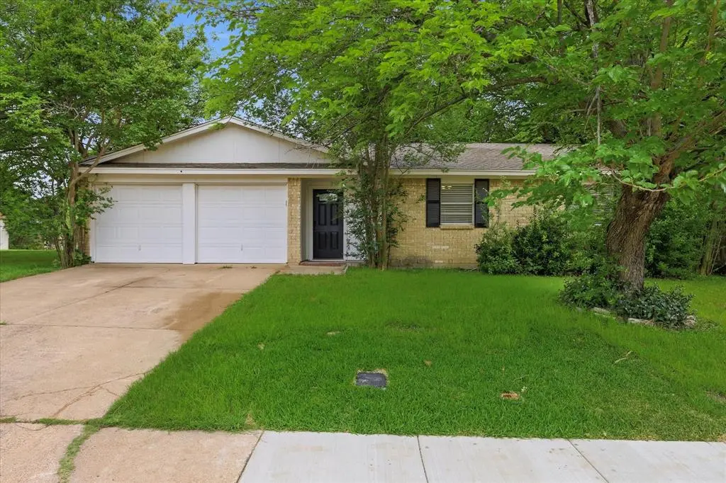 909 Bennett Street, Cedar Hill, TX 75104