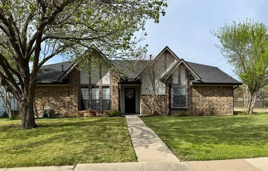 2627 Winterlake Drive, Carrollton, TX 75006
