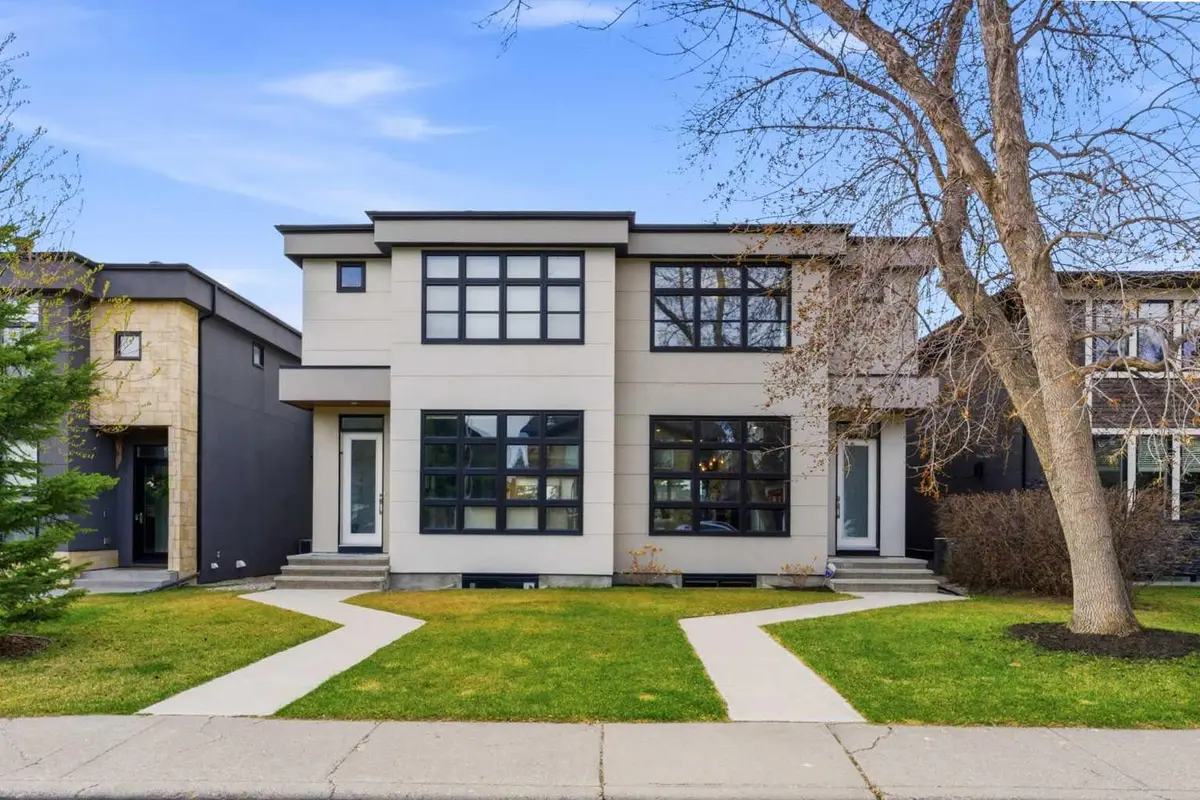 4413 35 AVE SW, Calgary, AB T3E 1B2