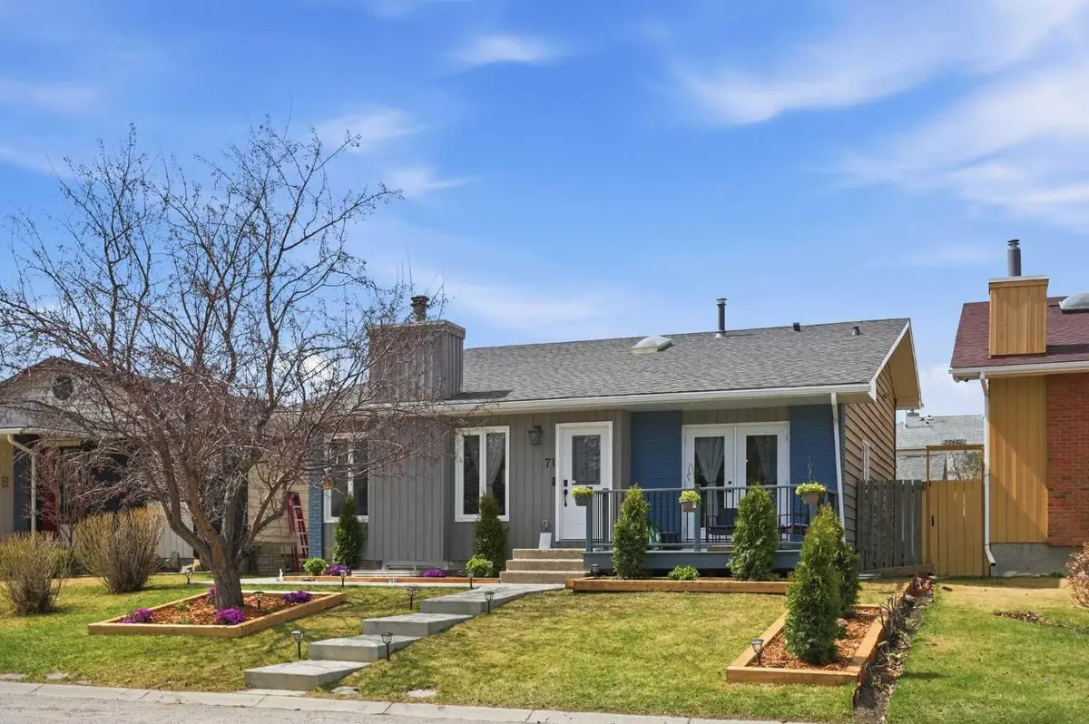 71 Woodfield DR SW, Calgary, AB T2W3T3