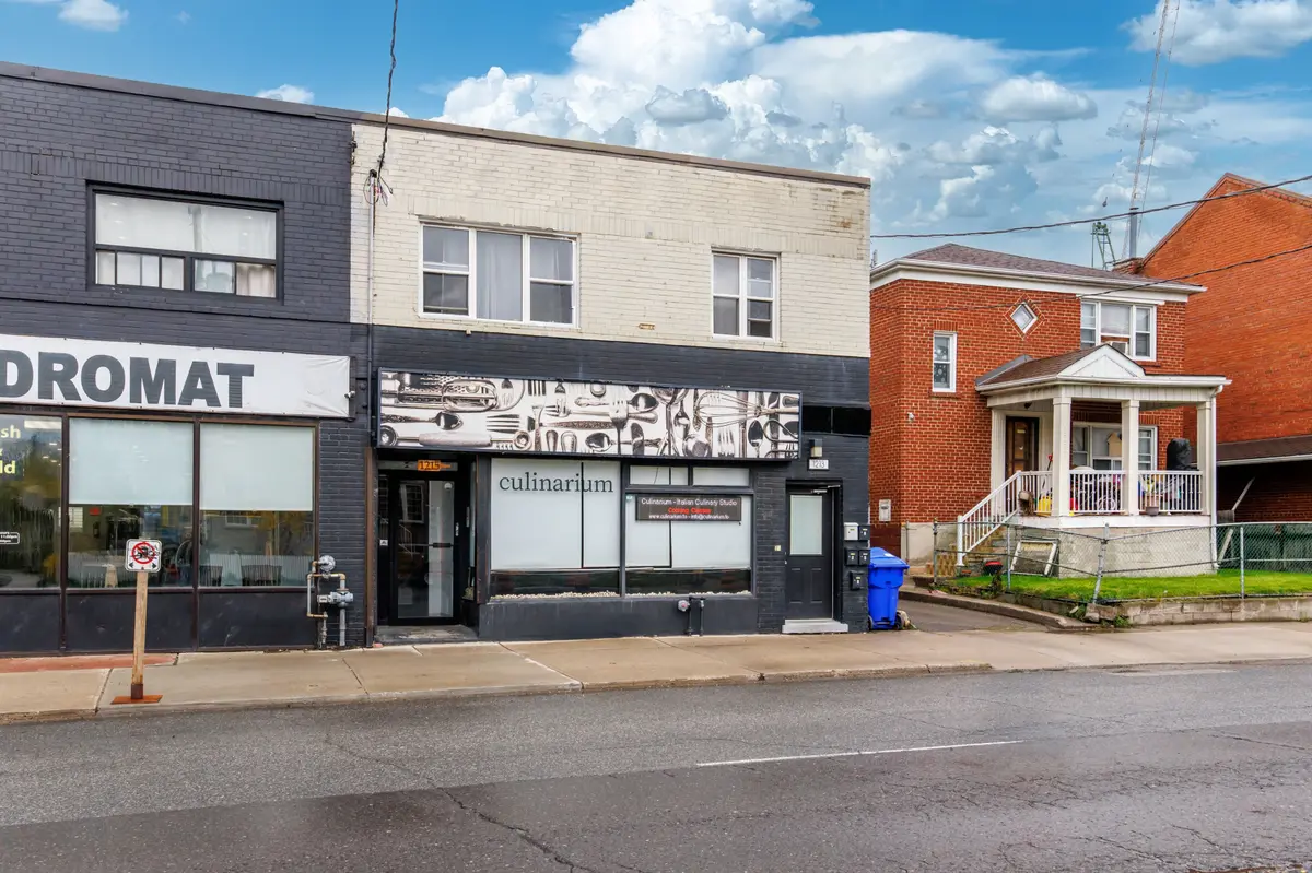 1213 Weston RD, Toronto W04, ON M6M 4P7