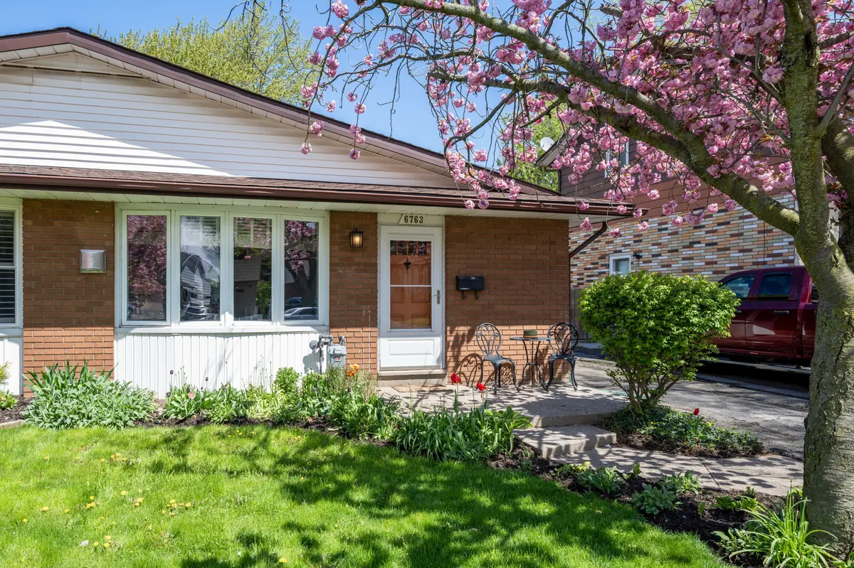 6763 Wilinger ST, Niagara Falls, ON L2J 2B4