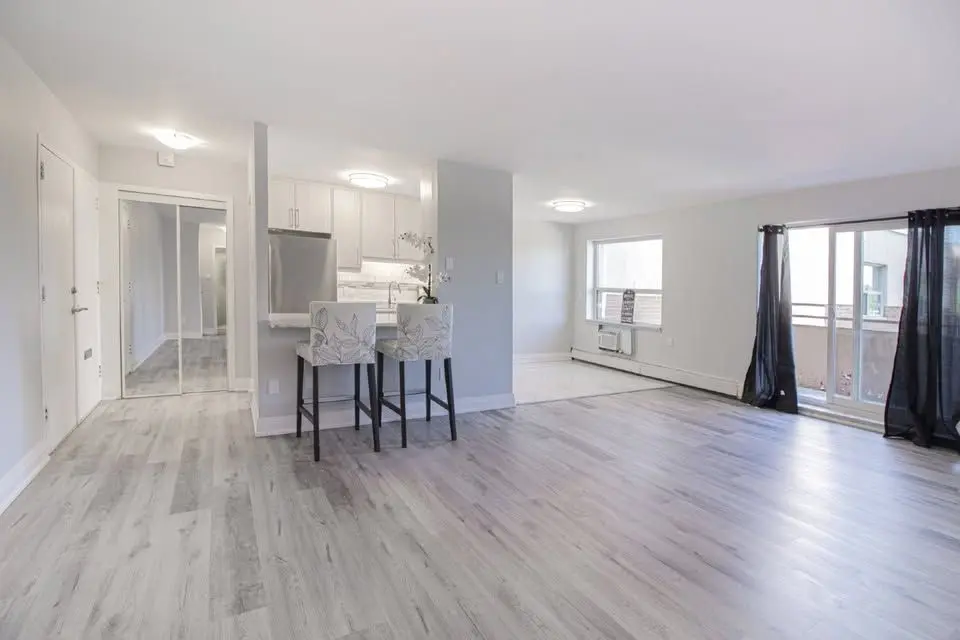 579 Clare AVE #501, Welland, ON L3C 3B7