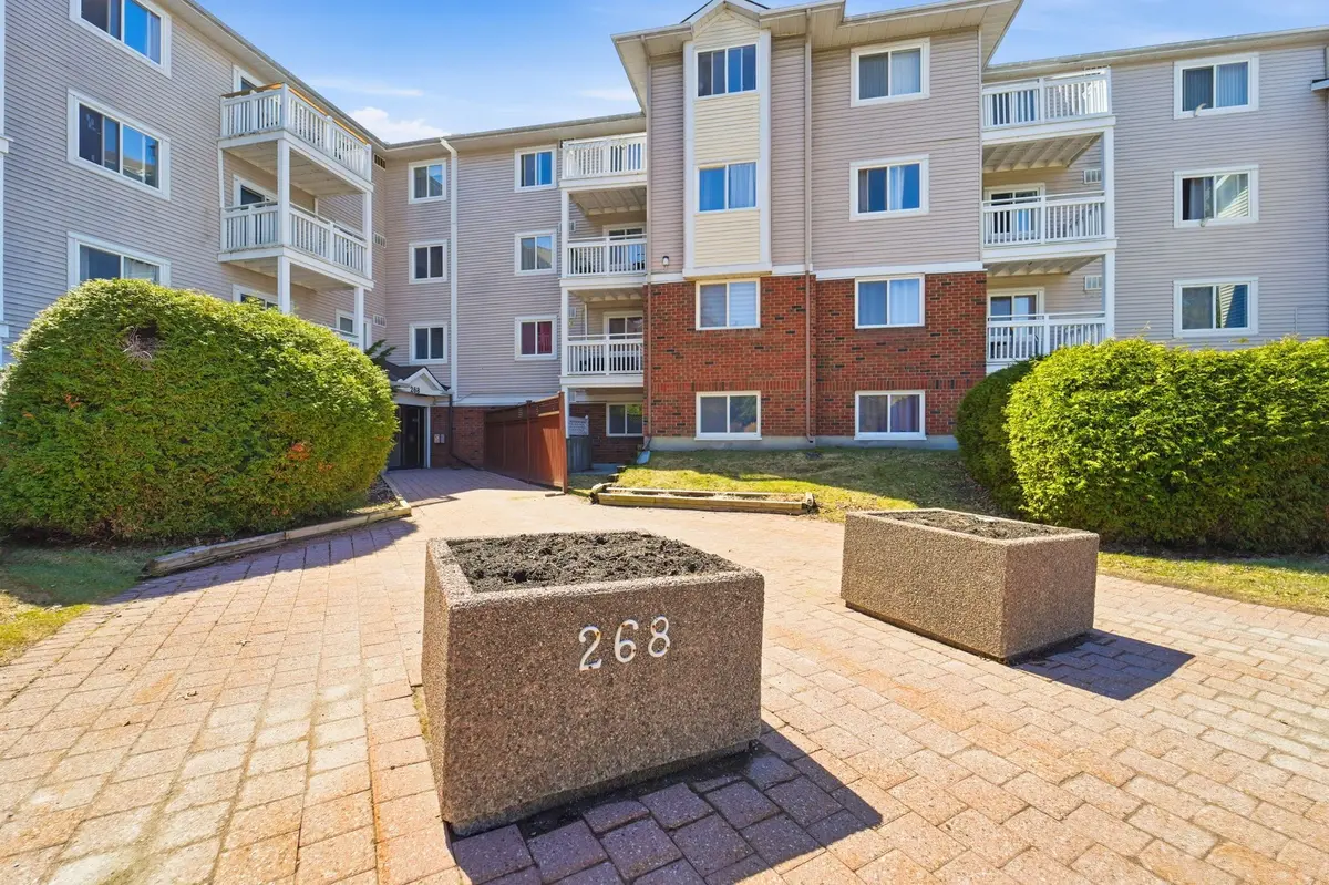268 Lorry Greenberg DR #101, Hunt Club - South Keys And Area, ON K1T 3K1
