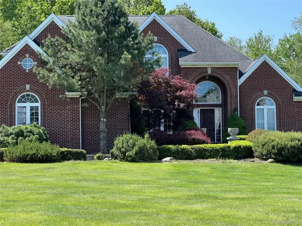 371 Baintree BLVD, Brighton Township, MI 48114