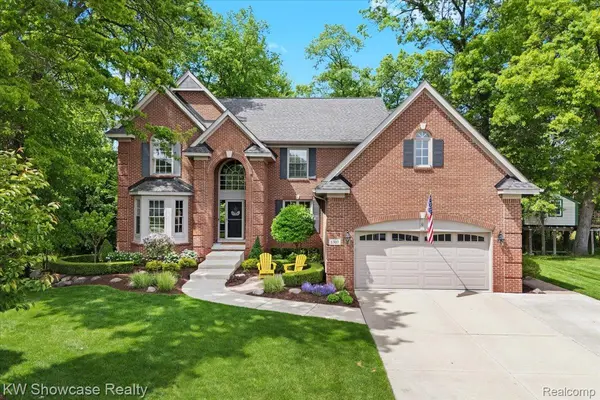 1307 Trillium CT, Wixom, MI 48393