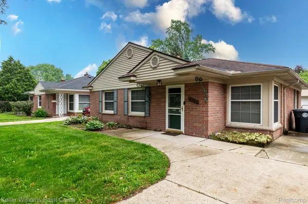 28429 N Clements CIR, Livonia, MI 48150