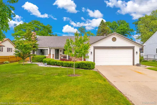 4244 Fairway DR, Fort Gratiot Charter Township, MI 48059