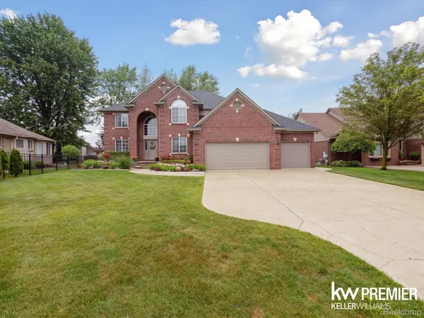 18961 Pine LN, Macomb Township, MI 48042
