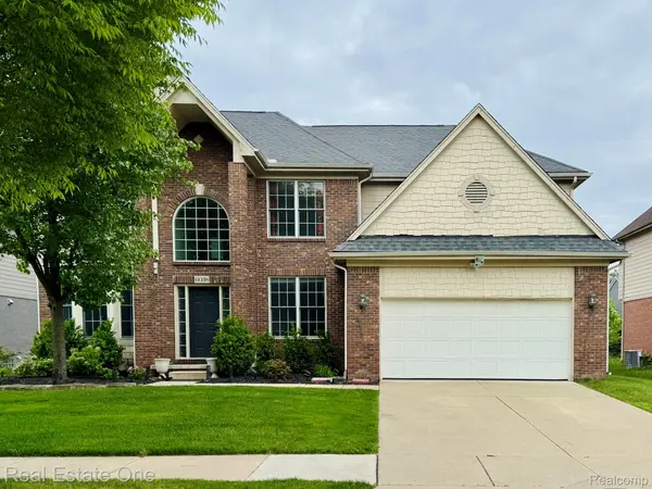 6038 Mayapple DR, Troy, MI 48085