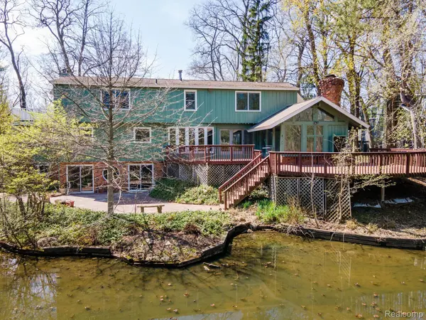 6609 Bloomfield LN, West Bloomfield Charter Township, MI 48322