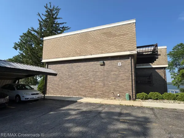 250 N Liberty ST #310, Belleville, MI 48111