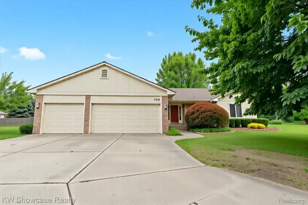 773 Sibley CT, Wixom, MI 48393