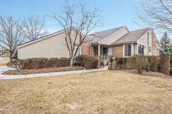 29100 E CHANTICLEER DR, Southfield, MI 48034
