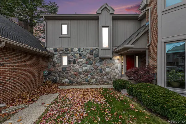 1188 STONECREST DR, Bloomfield Charter Township, MI 48302