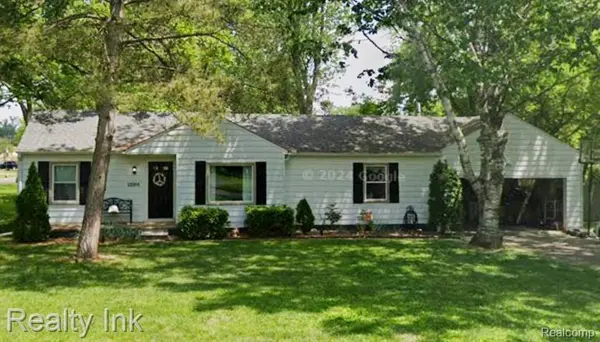 12088 Brewster ST, Livonia, MI 48150