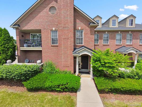 5803 Hampshire LN, Ypsilanti, MI 48197