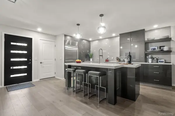 418 E 5th ST #2, Royal Oak, MI 48067