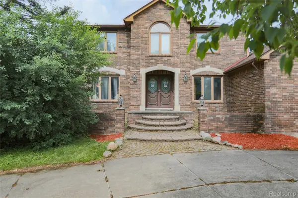 810 Box Canyon CT, Rochester Hills, MI 48309
