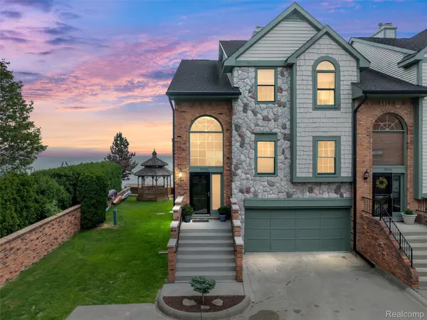 29156 Jefferson CT, St. Clair Shores, MI 48081