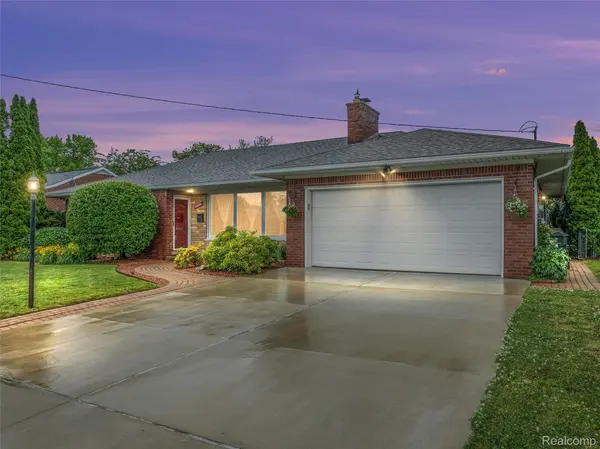22435 Lakecrest ST, St. Clair Shores, MI 48081