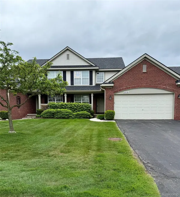 6438 Club CT W, Holly Township, MI 48439