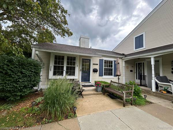 41781 ONAWAY DR, Novi, MI 48167
