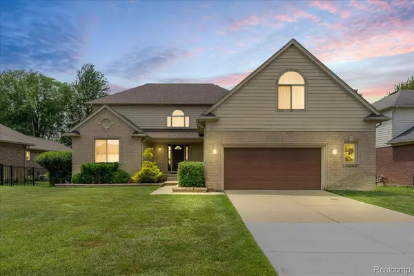51357 Caroline DR, Chesterfield Township, MI 48047