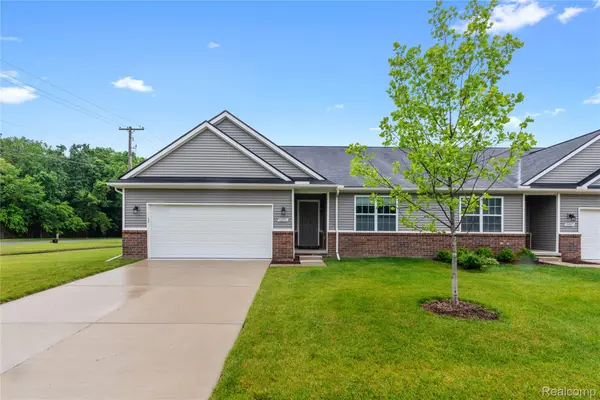 10001 Swan Lake CIR,  Ypsilanti,  MI 48197