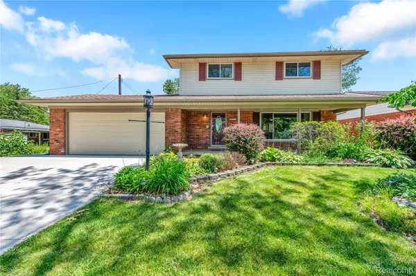 607 Ashburnham ST, Auburn Hills, MI 48326