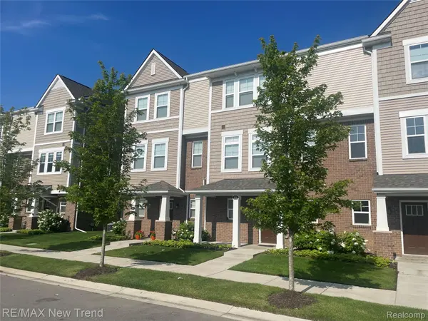 205 Monument LN, Wixom, MI 48393