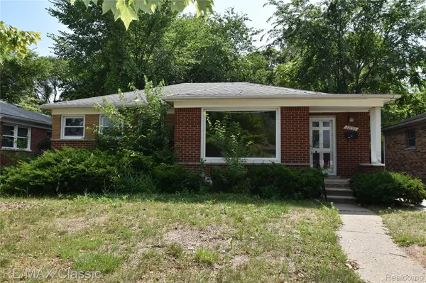 22150 Beverly ST, Oak Park, MI 48237