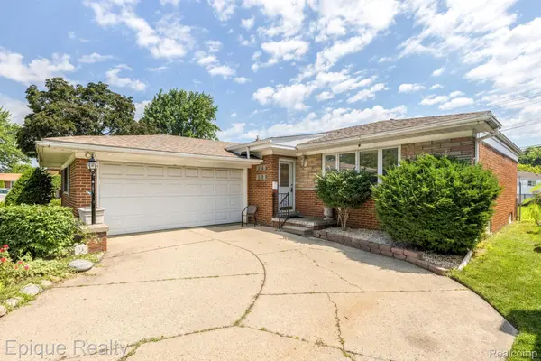 8571 Linda ST, Warren, MI 48093