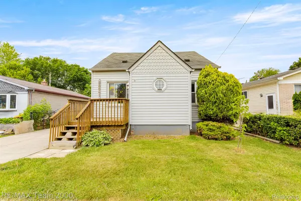 28041 Essex ST,  Roseville,  MI 48066